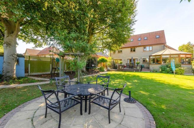 The Street, Brundall-15.jpg