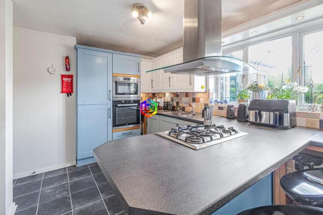 4 bed Detached for sale Image 2