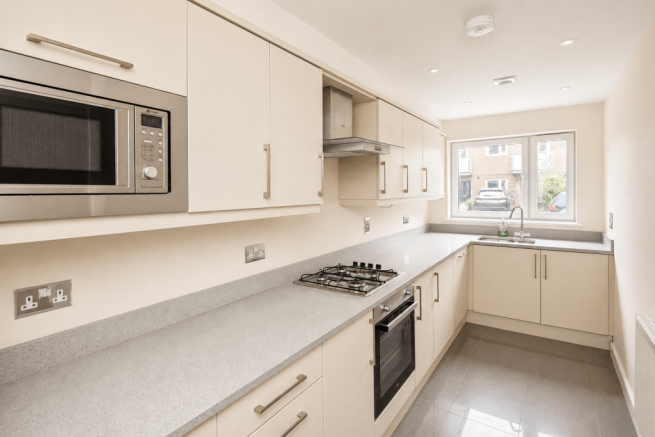3 bed end terrace to rent Renshaw Close, London S