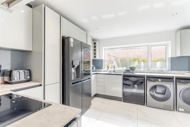 8640608-interior05.jpg