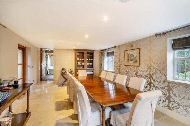 6 bed Detached for sale Image 6