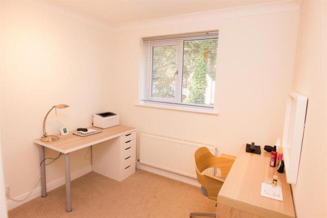 Bedroom / Study