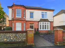 Flat 4, 39 St Davids Lodge, Winchester Road, Heene, Worthing BN11 4DH