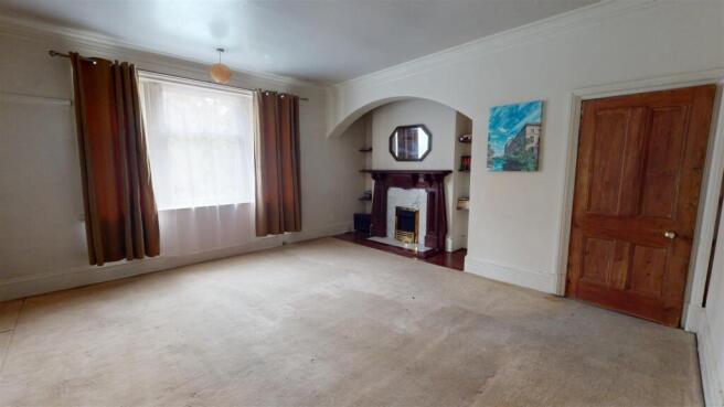 7 bed Semi-Detached for sale Image 5