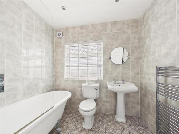 3 bed Terraced for sale Image 10