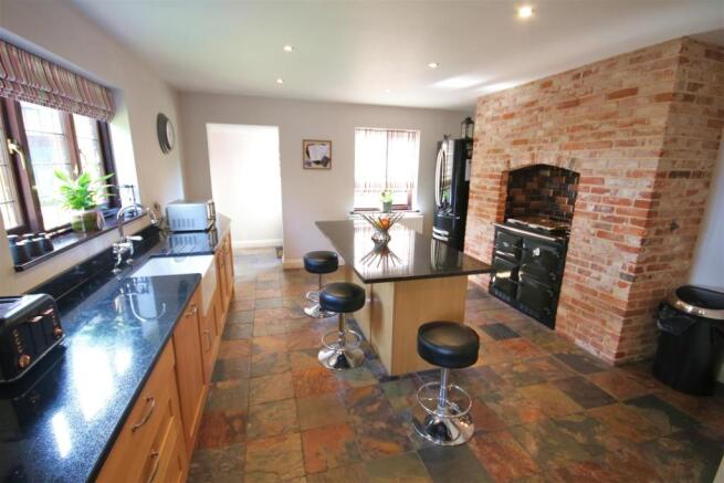 Kitchen/Breakfast Room