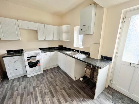 2 bed House to rent Image 5