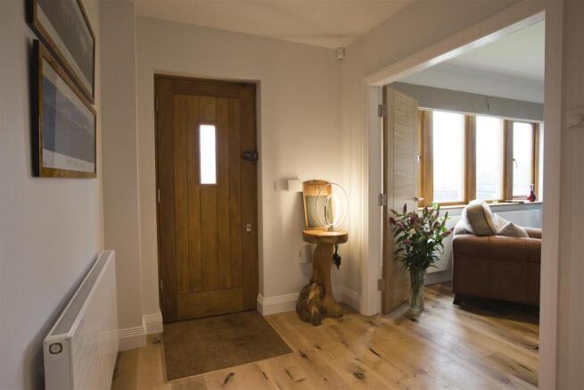 4 bed Town House to rent Image 8