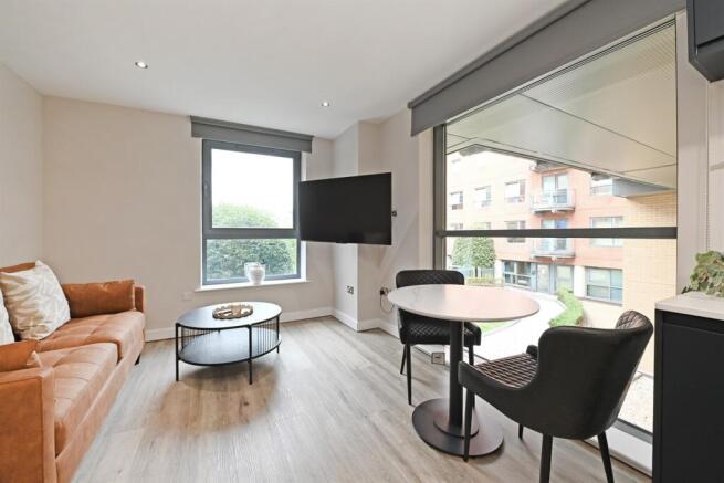 1 bed Apartment to rent Image 8