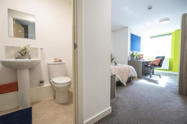 Studio to rent Image 4