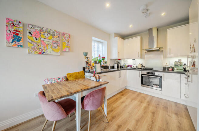 1356832-12-690095...