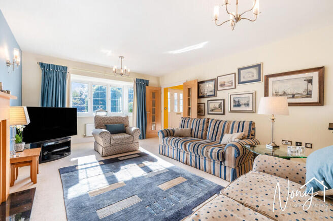 Beechcroft Close, Twyford photo 3