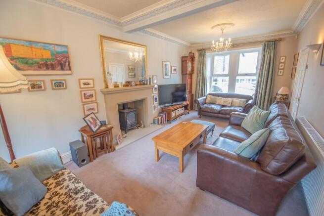 4 bed Detached for sale Image 8