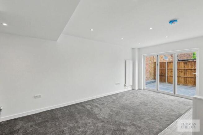 60 high street house with ourdoor area_3.JPG