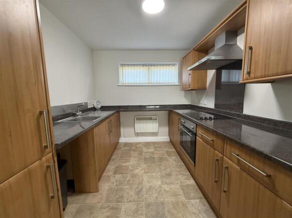 LOUNGE & KITCHEN