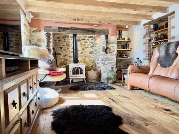 LIVING ROOM.jpeg