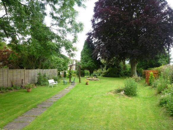 FRONT GARDEN