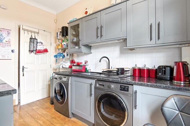 2 bed Flat for sale Image 9