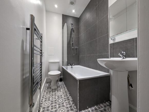 BATHROOM 1