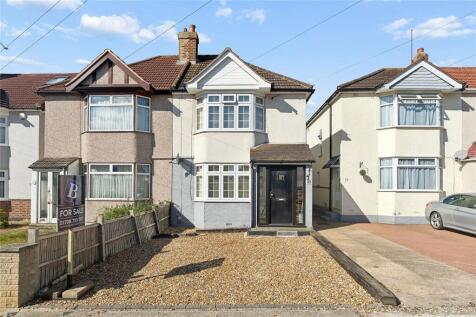 Heaton Close, Harold Hill, RM3