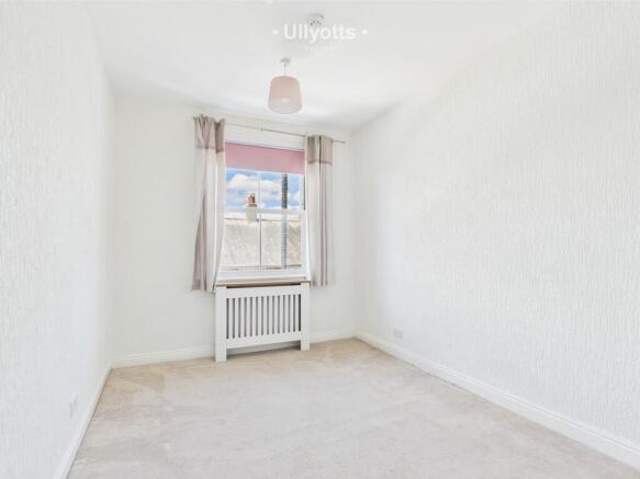 2 bed Maisonette to rent Image 6