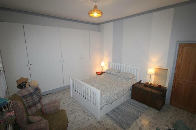 Lightburne Ave, 13 Bedroom One 1.JPG