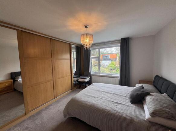 3 bed House for sale Image 10