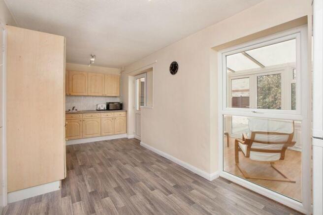 kitchen/breakf...