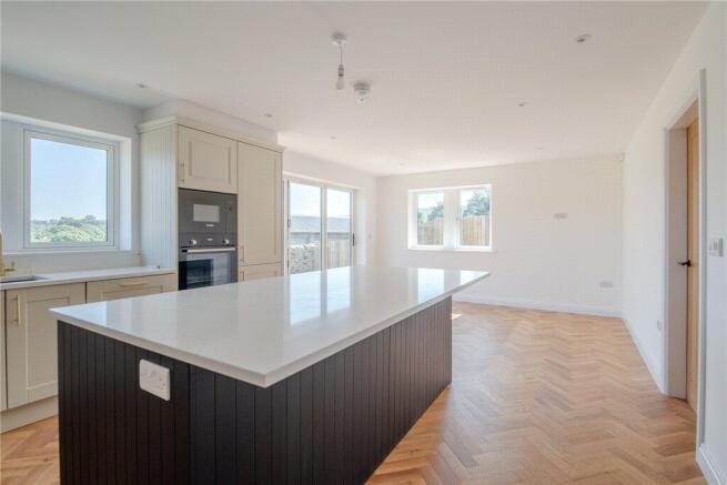 4 bed Detached for sale Image 7