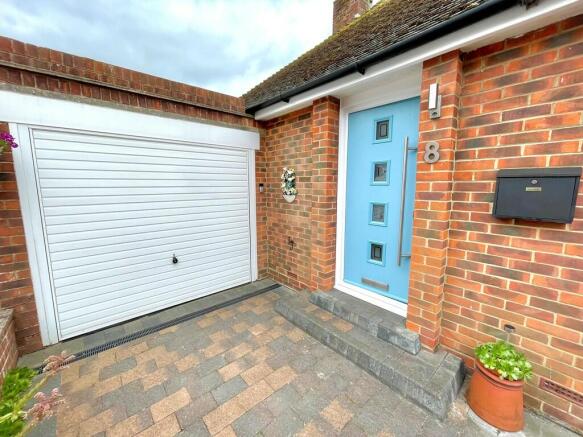 8 Priory Road Fro...