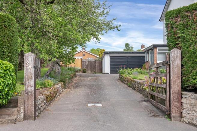 DOUBLE GARAGE