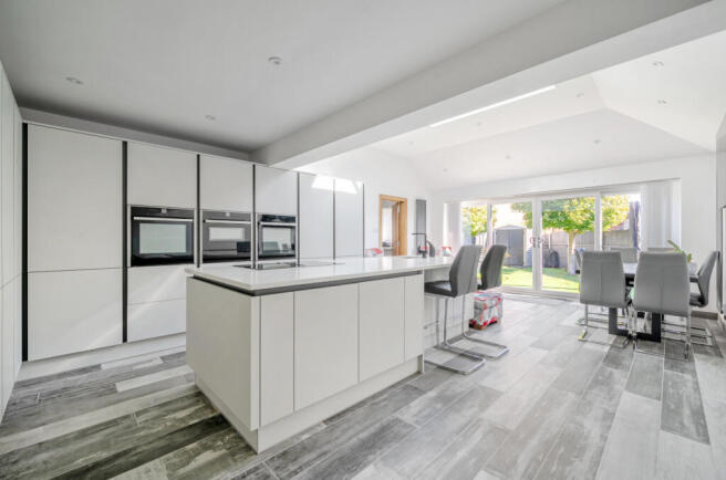 1370534-8-68f0e28...