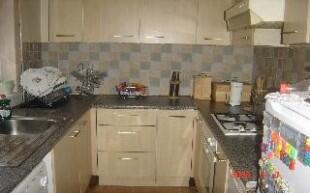 FITTED KITCHEN