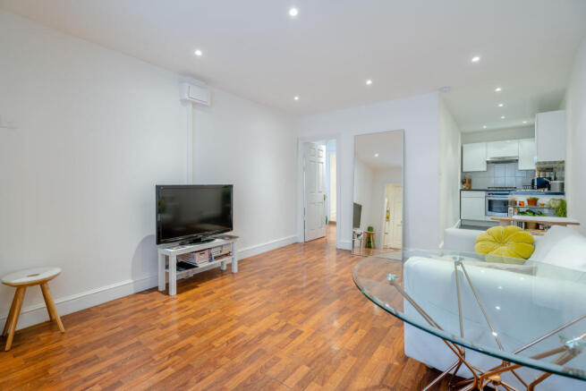 8434446-interior13-800
