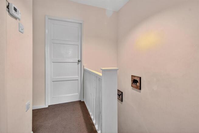 3 bed Terraced for sale Image 9