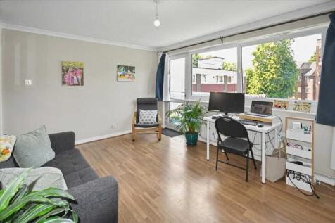 Gunnersbury Close, Chiswick