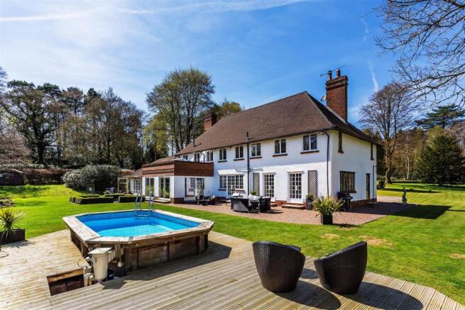 house. estate agency Hascombe gardens