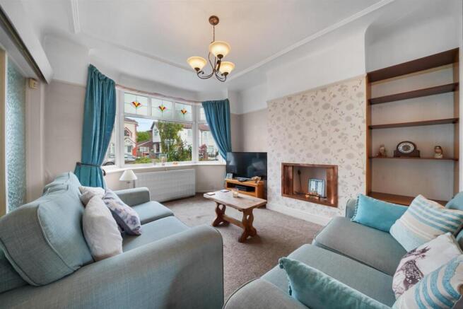 Living Room2.jpg
