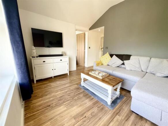 2 bed Apartment for sale Image 8
