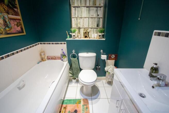 2 bed Apartment for sale Image 7