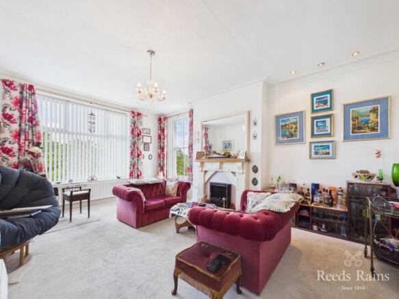 3 bed Apartment for sale Image 6