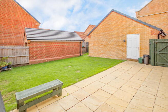 Livingstone Road, Corby, Northamptonshire, NN18 8TR photo 4