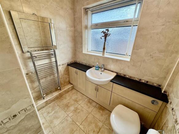 SHOWER ROOM