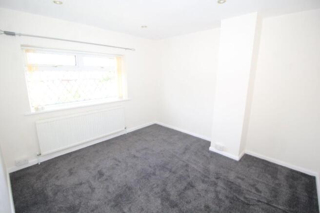 3 bed Semi-Detached to rent Image 6