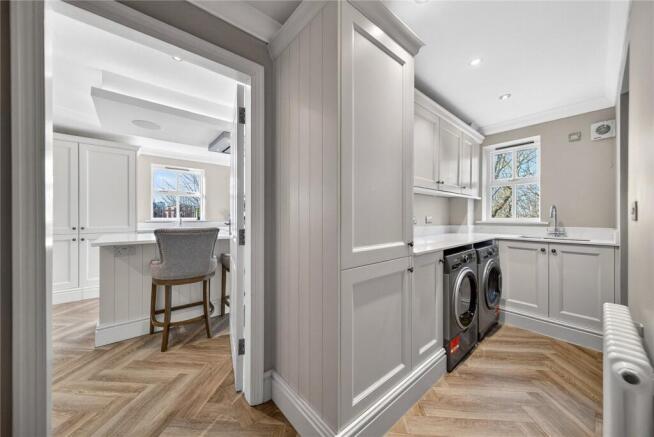 4 bed Link Detached House for sale Image 5