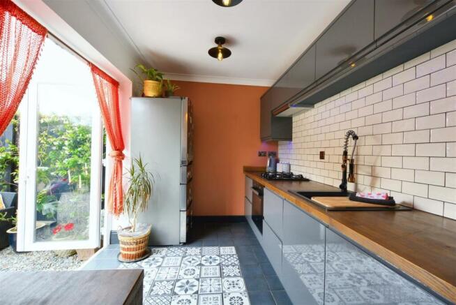 Kitchen_4.jpeg