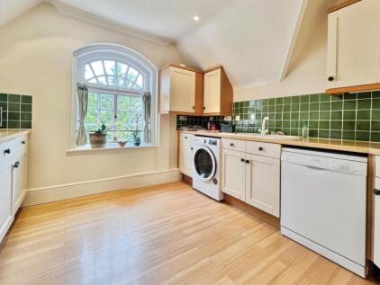 Court Gardens, Cleeve Road, Goring On Thames, Oxfordshire, RG8