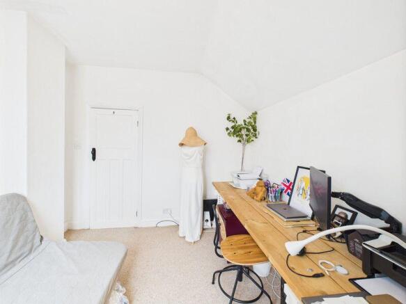 4 bed Semi-Detached for sale Image 12