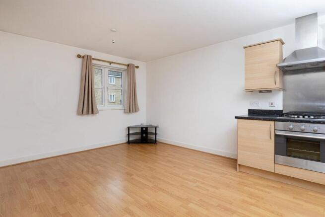 2 bed Apartment for sale Image 6