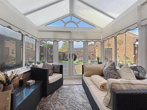 4 bed House for sale Image 6